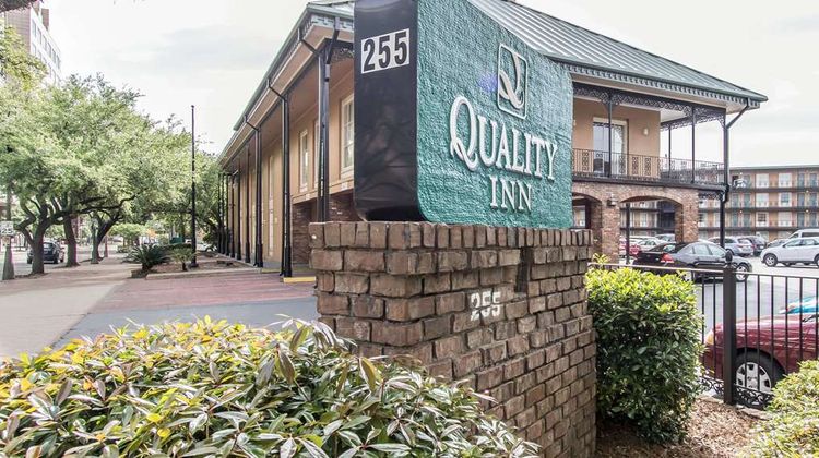 Quality Inn Downtown Historic District Exterior