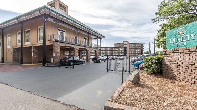 Quality Inn Downtown Historic District Exterior