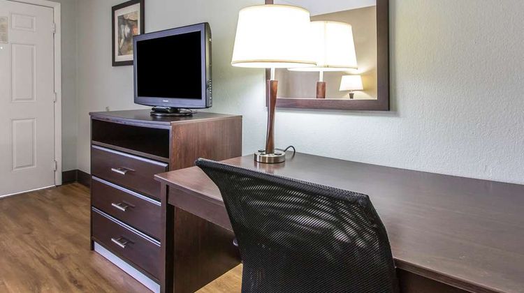 Quality Inn Downtown Historic District Room