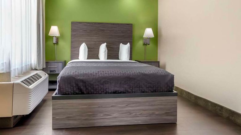 <b>Rodeway Inn Tuscaloosa- near university Room</b>. Images powered by <a href="https://iceportal.shijigroup.com/" title="IcePortal" target="_blank">IcePortal</a>.