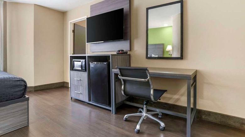 <b>Rodeway Inn Tuscaloosa- near university Room</b>. Images powered by <a href="https://iceportal.shijigroup.com/" title="IcePortal" target="_blank">IcePortal</a>.