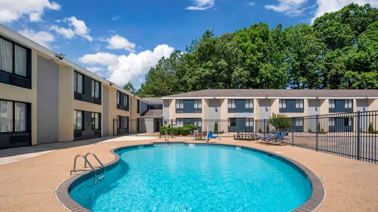 Rodeway Inn Tuscaloosa- near university Pool