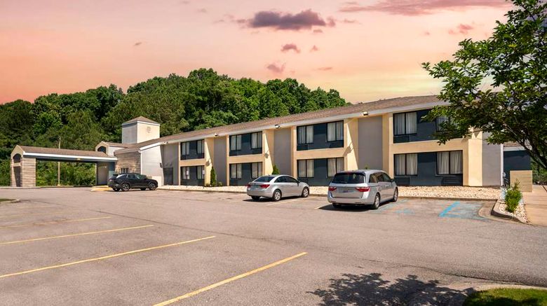 <b>Rodeway Inn Tuscaloosa- near university Exterior</b>. Images powered by <a href="https://iceportal.shijigroup.com/" title="IcePortal" target="_blank">IcePortal</a>.