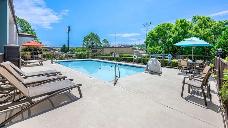 Quality Inn Pool
