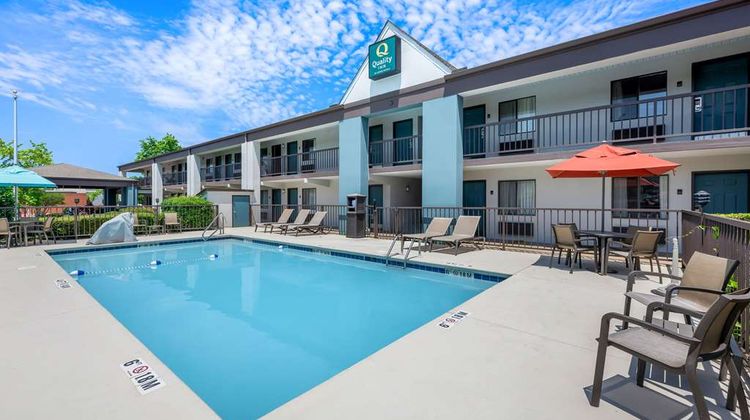 Quality Inn Pool