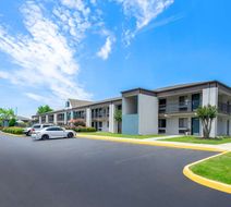 Quality Inn Exterior