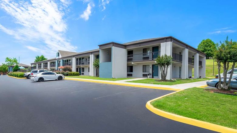 <b>Quality Inn Exterior</b>. Images powered by <a href="https://iceportal.shijigroup.com/" title="IcePortal" target="_blank">IcePortal</a>.