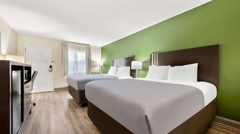 <b>Quality Inn Room</b>. Images powered by <a href="https://iceportal.shijigroup.com/" title="IcePortal" target="_blank">IcePortal</a>.