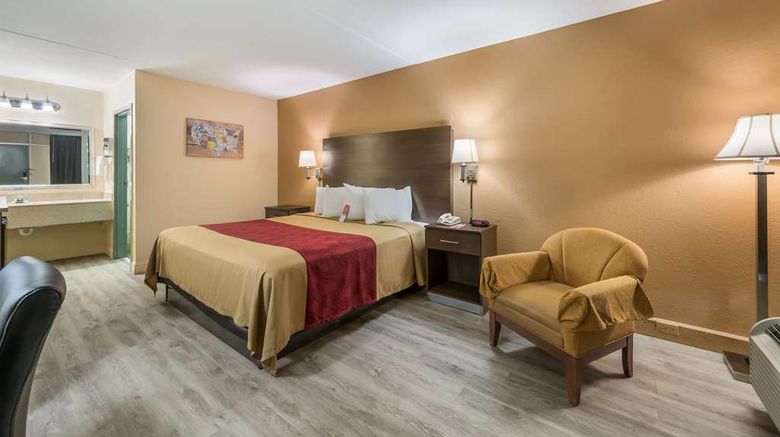 <b>Econo Lodge Cullman South Room</b>. Images powered by <a href="https://iceportal.shijigroup.com/" title="IcePortal" target="_blank">IcePortal</a>.