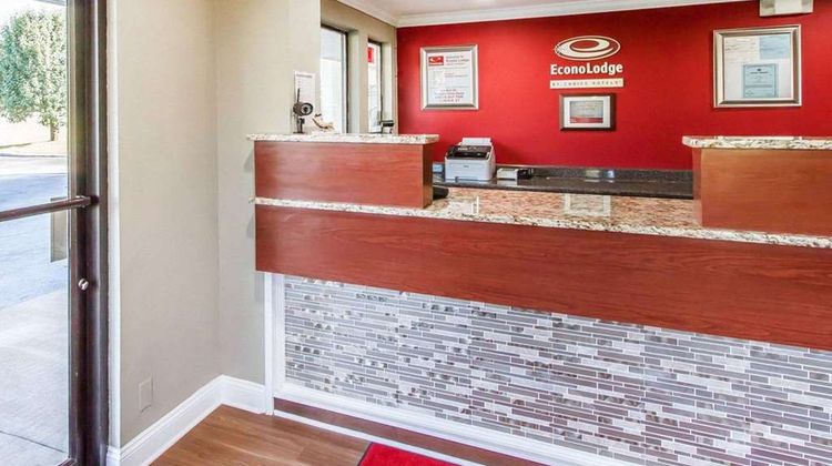 Econo Lodge Lanett Lobby