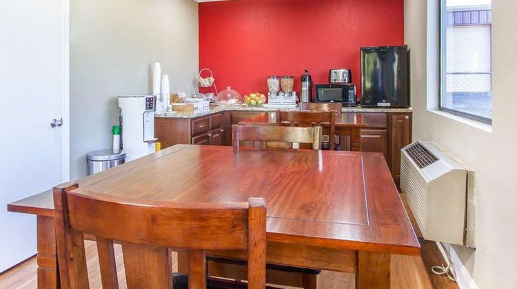 Econo Lodge Lanett Restaurant