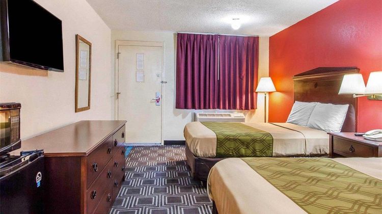 Econo Lodge Lanett Room