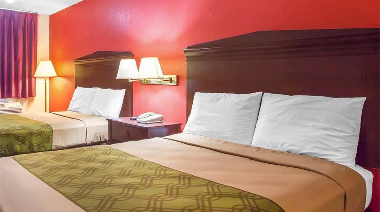 Econo Lodge Lanett Room