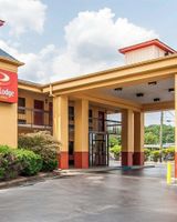 Econo Lodge Inn and Suites Tuscaloosa I-20