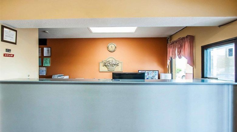 <b>Econo Lodge Inn and Suites Tuscaloosa I-20 Lobby</b>. Images powered by <a href="https://iceportal.shijigroup.com/" title="IcePortal" target="_blank">IcePortal</a>.