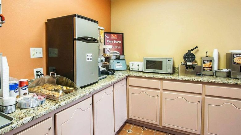 <b>Econo Lodge Inn and Suites Tuscaloosa I-20 Restaurant</b>. Images powered by <a href="https://iceportal.shijigroup.com/" title="IcePortal" target="_blank">IcePortal</a>.