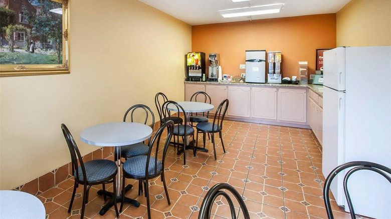 <b>Econo Lodge Inn and Suites Tuscaloosa I-20 Restaurant</b>. Images powered by <a href="https://iceportal.shijigroup.com/" title="IcePortal" target="_blank">IcePortal</a>.