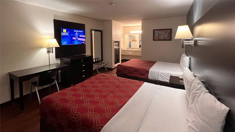 Econo Lodge Inn and Suites Tuscaloosa I-20 Room