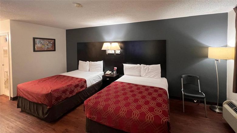 <b>Econo Lodge Inn and Suites Tuscaloosa I-20 Room</b>. Images powered by <a href="https://iceportal.shijigroup.com/" title="IcePortal" target="_blank">IcePortal</a>.