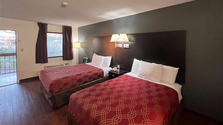 Econo Lodge Inn and Suites Tuscaloosa I-20 Room
