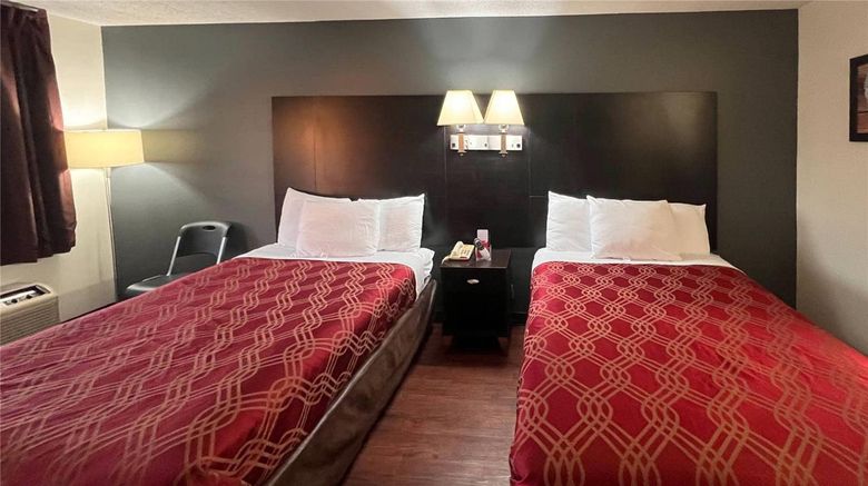 <b>Econo Lodge Inn and Suites Tuscaloosa I-20 Room</b>. Images powered by <a href="https://iceportal.shijigroup.com/" title="IcePortal" target="_blank">IcePortal</a>.