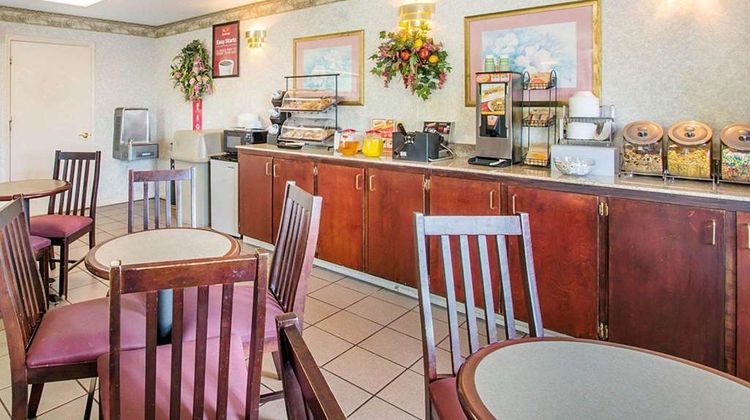 Econo Lodge Troy Restaurant