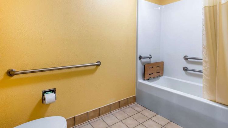 Quality Inn & Suites Room
