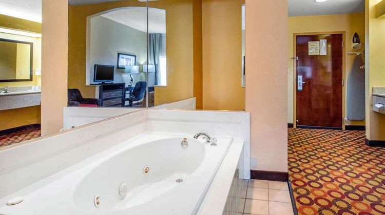 Quality Inn & Suites Room