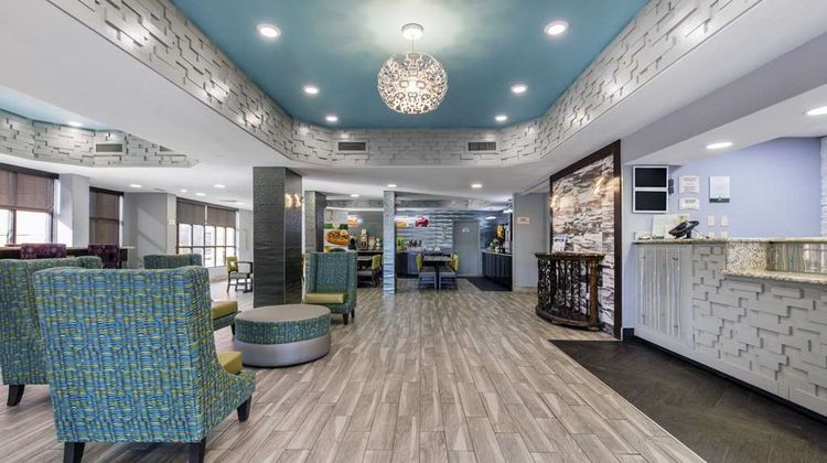 Quality Inn & Suites Lobby