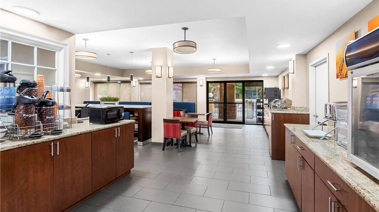 <b>Comfort Suites Restaurant</b>. Images powered by <a href="https://iceportal.shijigroup.com/" title="IcePortal" target="_blank">IcePortal</a>.