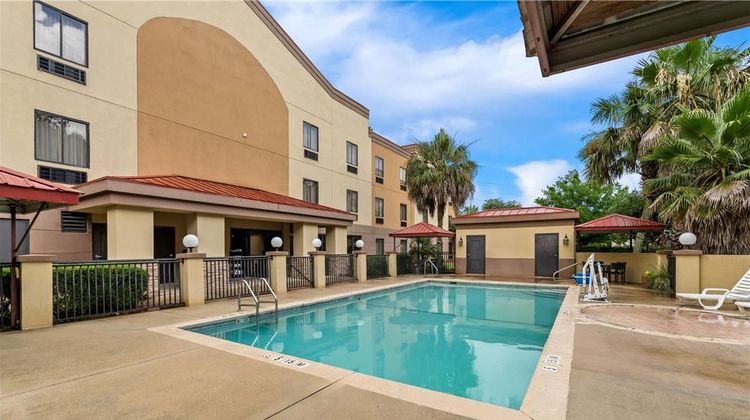 Comfort Suites Pool