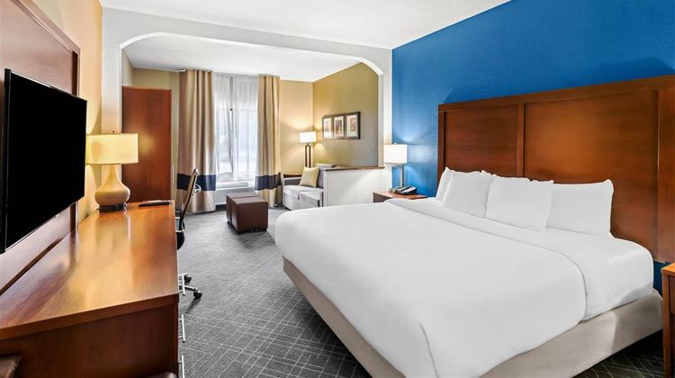 Comfort Suites Suite