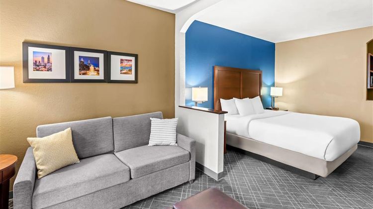 Comfort Suites Suite