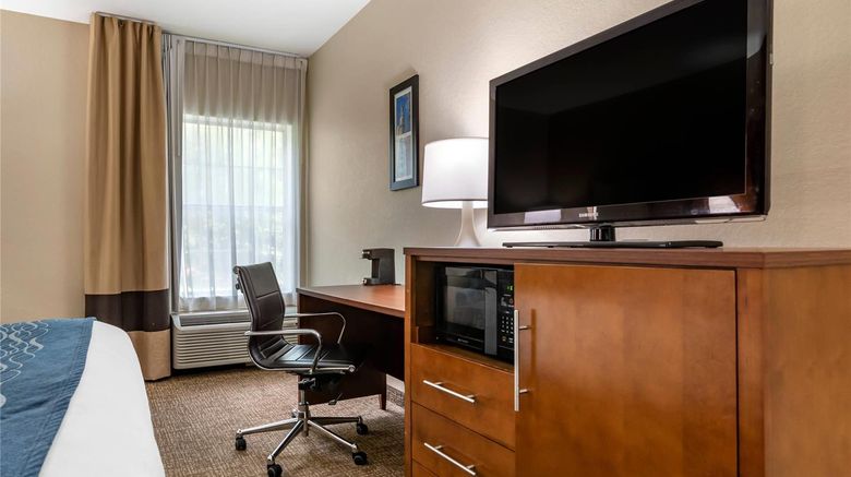 <b>Comfort Inn Room</b>. Images powered by <a href="https://iceportal.shijigroup.com/" title="IcePortal" target="_blank">IcePortal</a>.