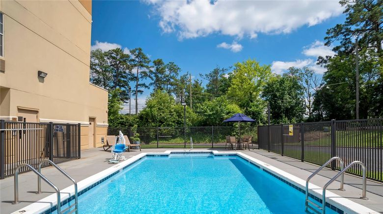 <b>Comfort Inn Pool</b>. Images powered by <a href="https://iceportal.shijigroup.com/" title="IcePortal" target="_blank">IcePortal</a>.