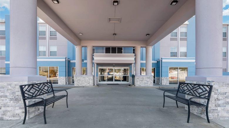<b>Comfort Inn Exterior</b>. Images powered by <a href="https://iceportal.shijigroup.com/" title="IcePortal" target="_blank">IcePortal</a>.