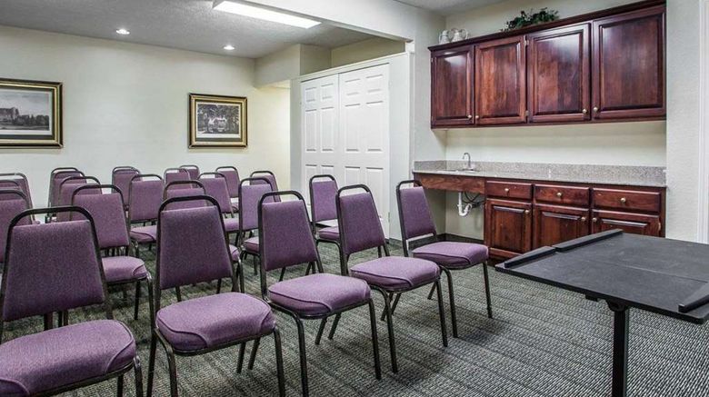 <b>Quality Inn Florence East Meeting</b>. Images powered by <a href="https://iceportal.shijigroup.com/" title="IcePortal" target="_blank">IcePortal</a>.