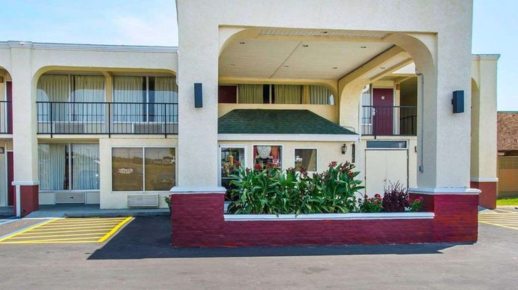 Econo Lodge Exterior