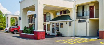 Econo Lodge Exterior