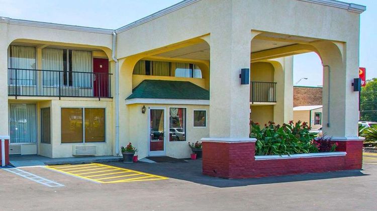 Econo Lodge Exterior