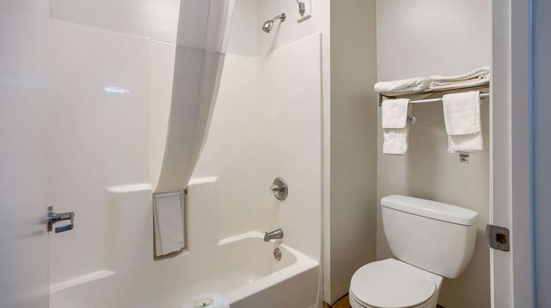 <b>Quality Inn Gulf Shores Room</b>. Images powered by <a href="https://iceportal.shijigroup.com/" title="IcePortal" target="_blank">IcePortal</a>.