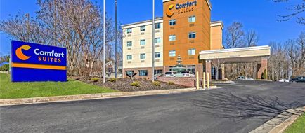 Comfort Suites Exterior