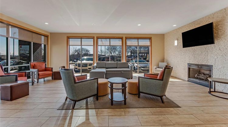 Comfort Suites Lobby