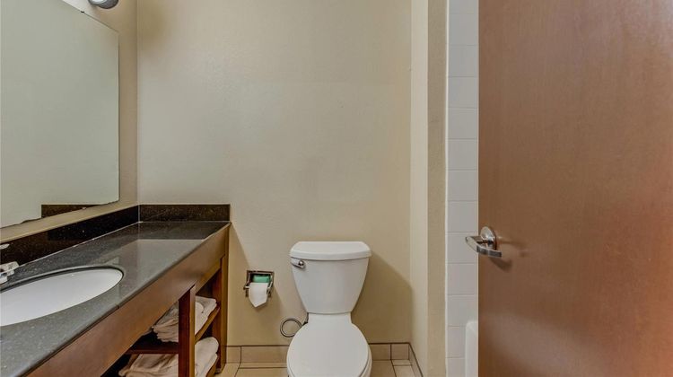 Comfort Suites Room