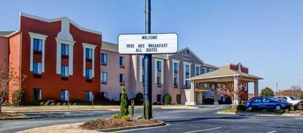Comfort Suites Exterior