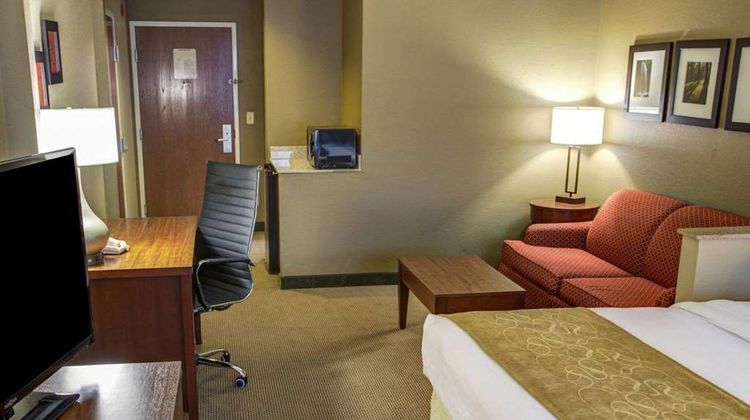 Comfort Suites Room