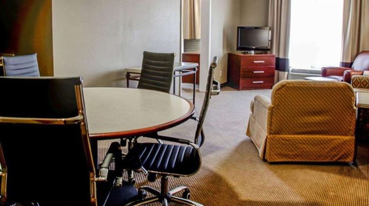 Comfort Suites Suite