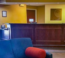 Comfort Suites Lobby