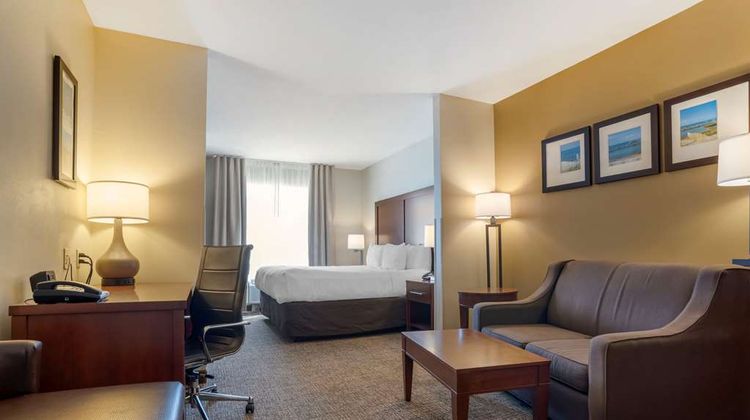 Comfort Suites Room