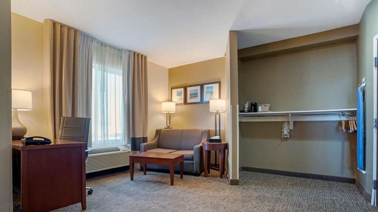 Comfort Suites Room